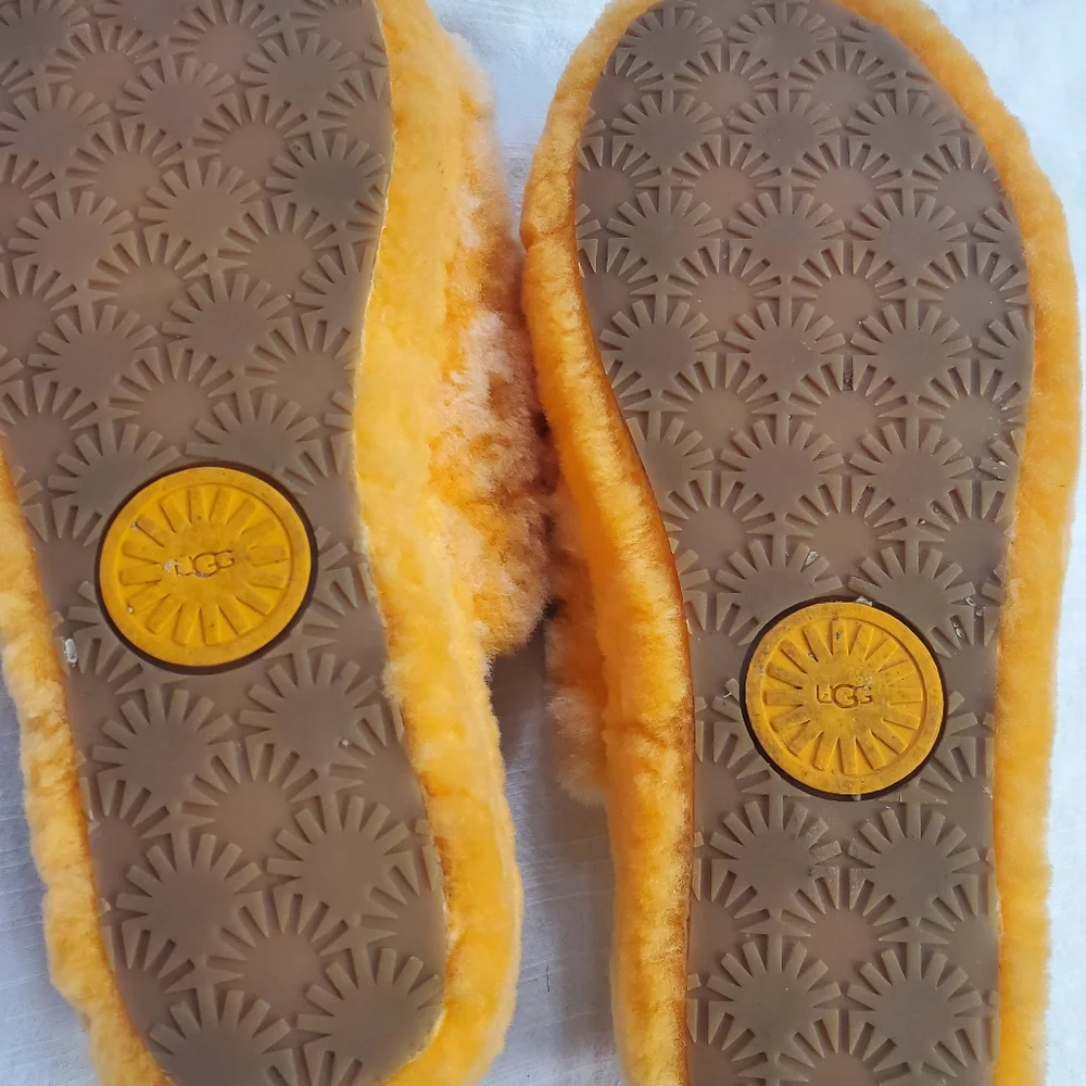 UGG's - Picture 4 of 5